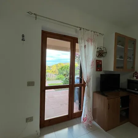 דירה Mp Casa Sviluppata Su Due Piani Con Doppia Veranda E Parcheggio Privato סאן תאודורו