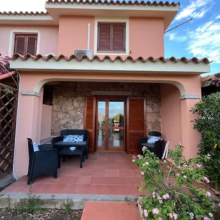 Mp Casa Sviluppata Su Due Piani Con Doppia Veranda E Parcheggio Privato דירה