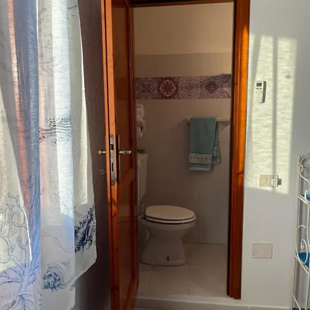 Mp Casa Sviluppata Su Due Piani Con Doppia Veranda E Parcheggio Privato דירה