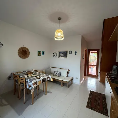 Mp Casa Sviluppata Su Due Piani Con Doppia Veranda E Parcheggio Privato *