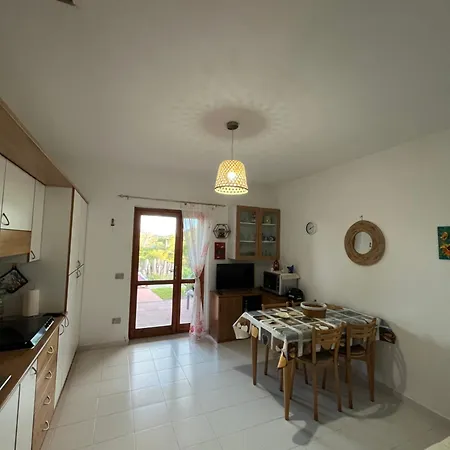 Mp Casa Sviluppata Su Due Piani Con Doppia Veranda E Parcheggio Privato *
