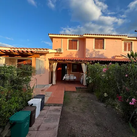Mp Casa Sviluppata Su Due Piani Con Doppia Veranda E Parcheggio Privato San Teodoro (Sardinia)