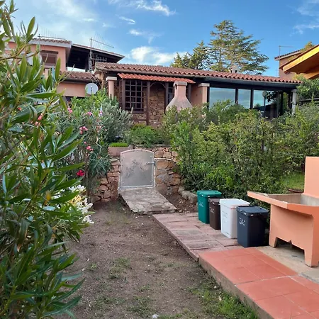 Mp Casa Sviluppata Su Due Piani Con Doppia Veranda E Parcheggio Privato *