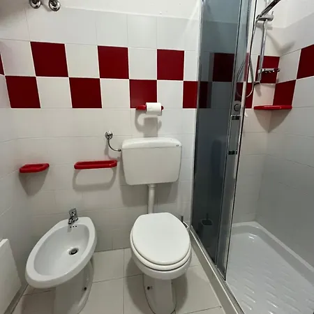 Mp Casa Sviluppata Su Due Piani Con Doppia Veranda E Parcheggio Privato * San Teodoro