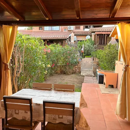 Mp Casa Sviluppata Su Due Piani Con Doppia Veranda E Parcheggio Privato San Teodoro (Sardinia)