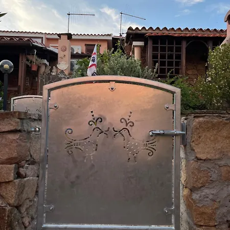 Mp Casa Sviluppata Su Due Piani Con Doppia Veranda E Parcheggio Privato * San Teodoro (Sardinia)