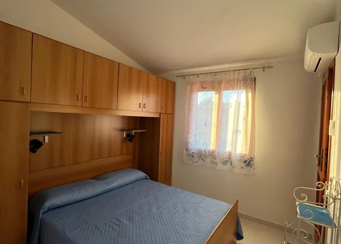 Mp Casa Sviluppata Su Due Piani Con Doppia Veranda E Parcheggio Privato *