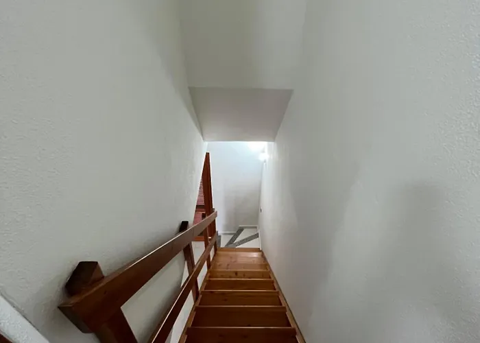 Mp Casa Sviluppata Su Due Piani Con Doppia Veranda E Parcheggio Privato