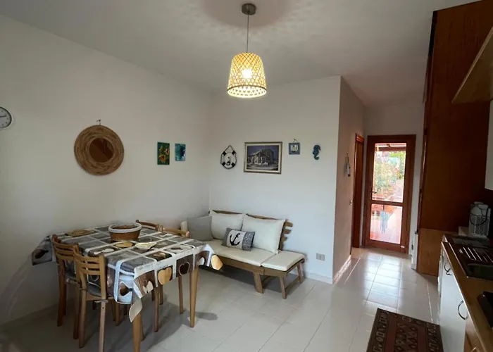 Mp Casa Sviluppata Su Due Piani Con Doppia Veranda E Parcheggio Privato *