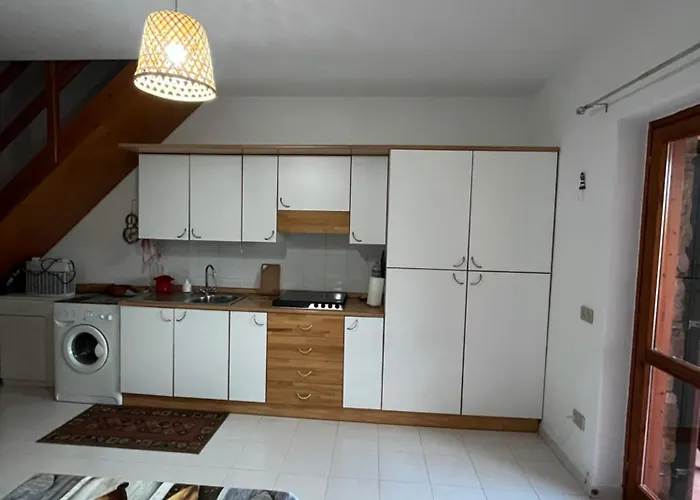 Daire Mp Casa Sviluppata Su Due Piani Con Doppia Veranda E Parcheggio Privato *