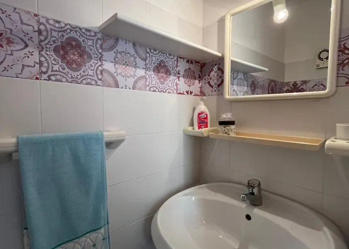 Mp Casa Sviluppata Su Due Piani Con Doppia Veranda E Parcheggio Privato Daire