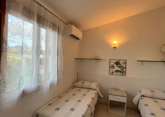 Apartament Mp Casa Sviluppata Su Due Piani Con Doppia Veranda E Parcheggio Privato *