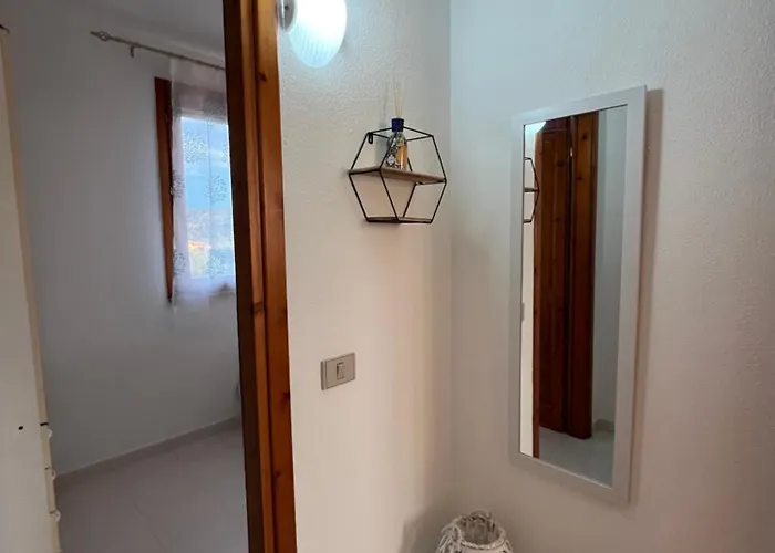 Apartamento Mp Casa Sviluppata Su Due Piani Con Doppia Veranda E Parcheggio Privato *