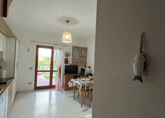 Apartament Mp Casa Sviluppata Su Due Piani Con Doppia Veranda E Parcheggio Privato San Teodoro (Sardinia)