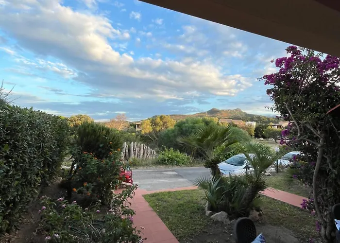 Mp Casa Sviluppata Su Due Piani Con Doppia Veranda E Parcheggio Privato San Teodoro (Sardinia)