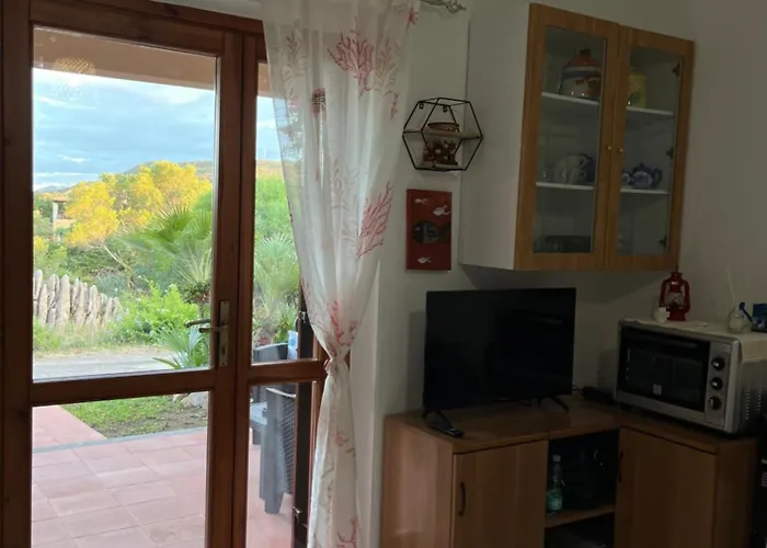 Daire Mp Casa Sviluppata Su Due Piani Con Doppia Veranda E Parcheggio Privato San Teodoro (Sardinia)